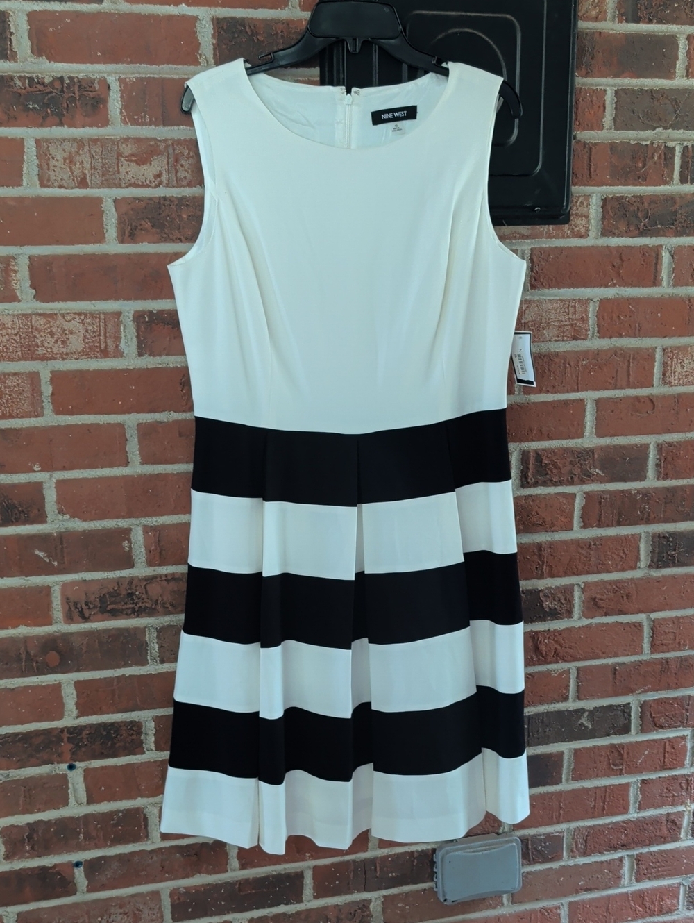 Nine West Black and White Striped Sleeveless Fit & Flare Dress Size 12 (858)